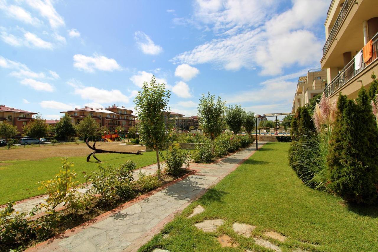 Sorrento - Menada Apartments Sveti Vlas Esterno foto