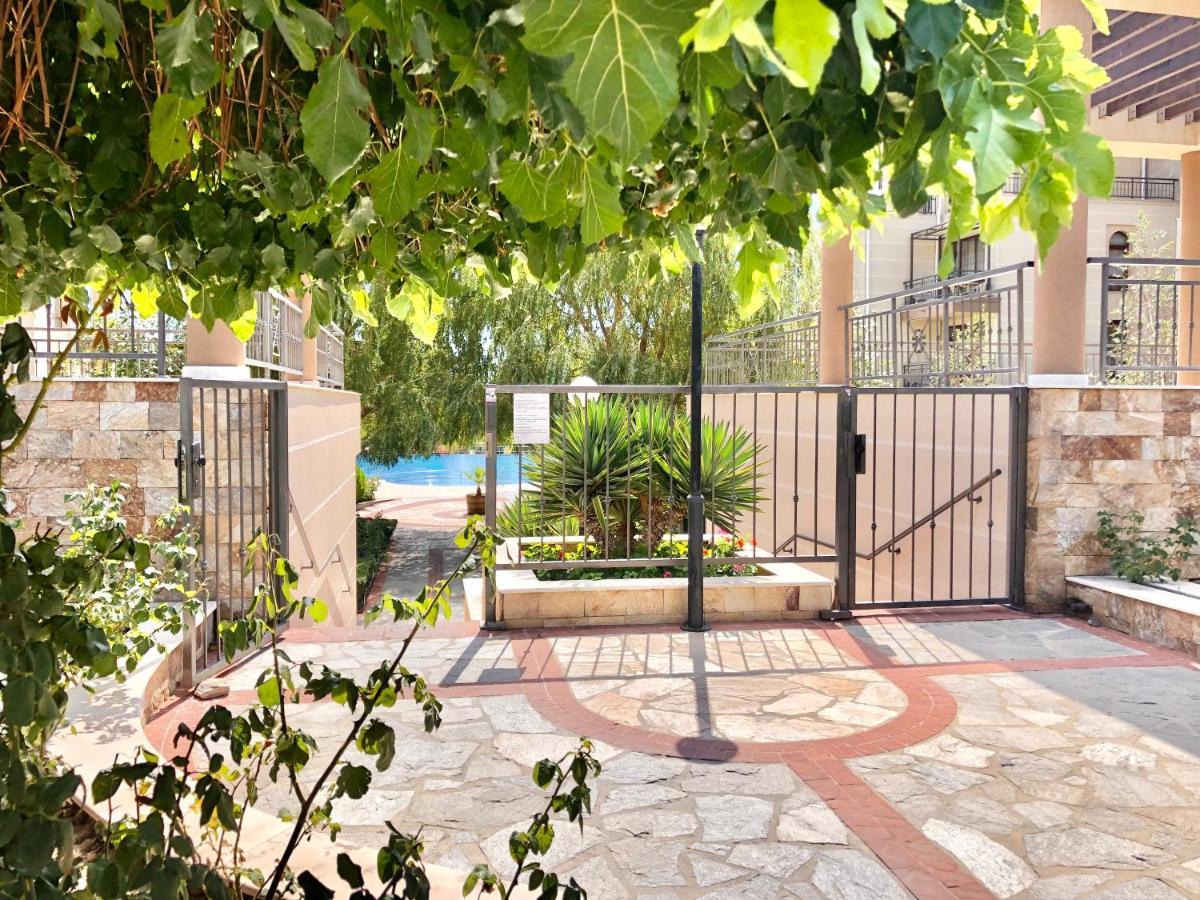 Sorrento - Menada Apartments Sveti Vlas Esterno foto