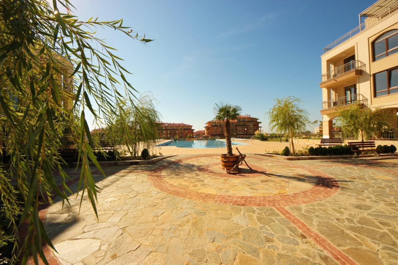 Sorrento - Menada Apartments Sveti Vlas Esterno foto